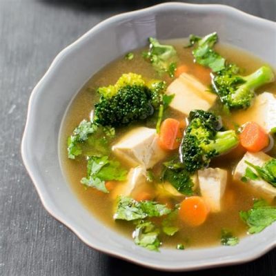  Tofu Soup With Vegetables: ¿Una Explosión de Sabores Acuosos y Texturas Delicadas en un Plato de Fuzhou?